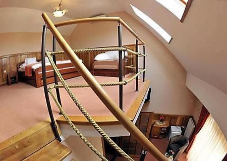 Trojka Hotel Es Panzio Solnok Oda fotoğraf