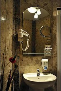 Trojka Hotel Es Panzio Solnok Oda fotoğraf